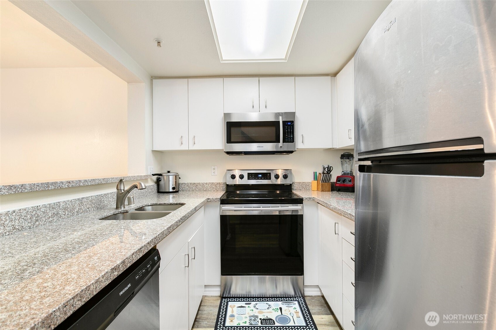 1825 S 330th Street Federal Way WA 98003