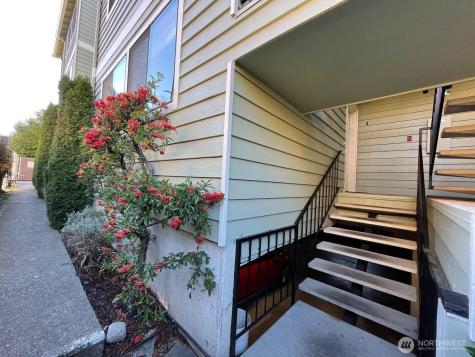 731 N 94th Street Seattle WA 98103