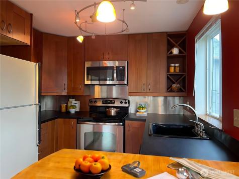 731 N 94th Street Seattle WA 98103