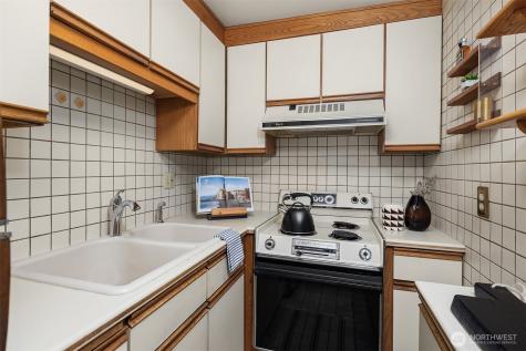 1600 43rd Avenue E Seattle WA 98112