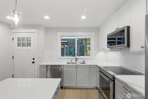 8817 Densmore Avenue N Seattle WA 98103