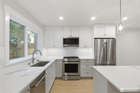 8817 Densmore Avenue N Seattle WA 98103