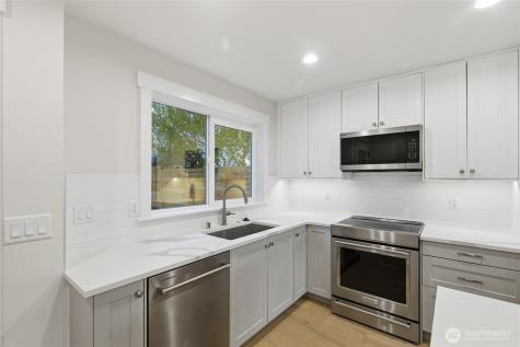 8817 Densmore Avenue N Seattle WA 98103