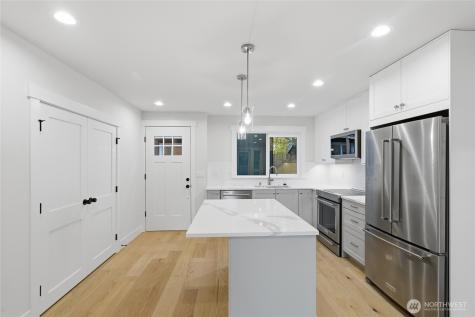 8817 Densmore Avenue N Seattle WA 98103