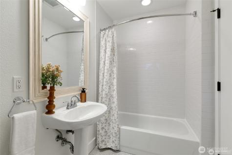 117 John Street Seattle WA 98109