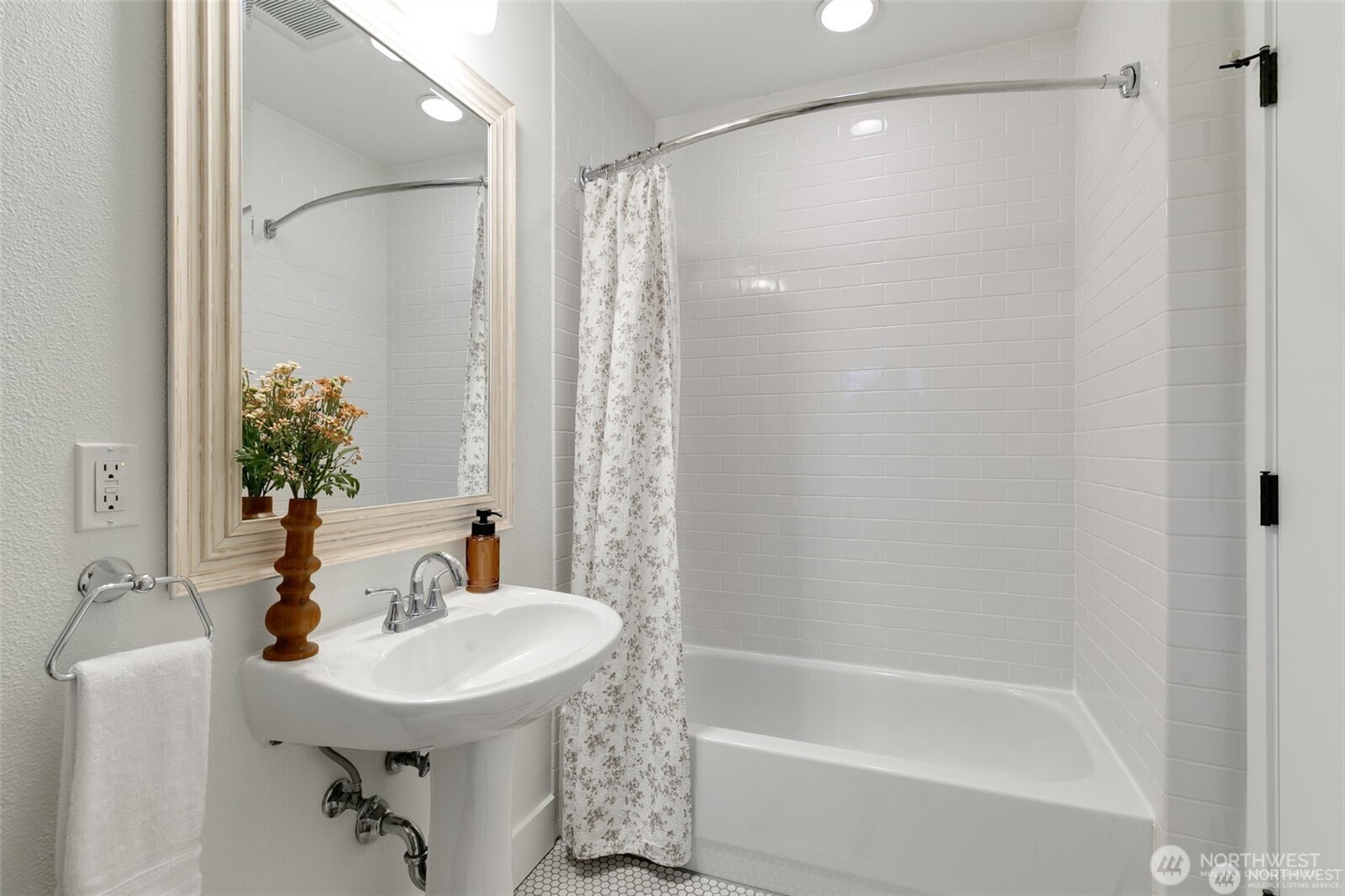117 John Street Seattle WA 98109
