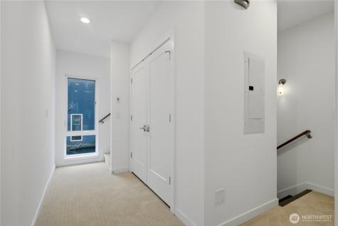 7433 4th Avenue NE Seattle WA 98115