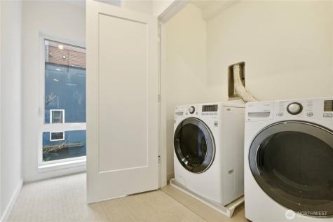 7433 4th Avenue NE Seattle WA 98115