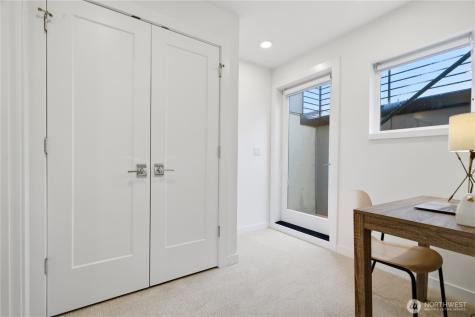 7433 4th Avenue NE Seattle WA 98115