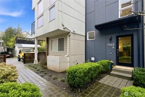7433 4th Avenue NE Seattle WA 98115