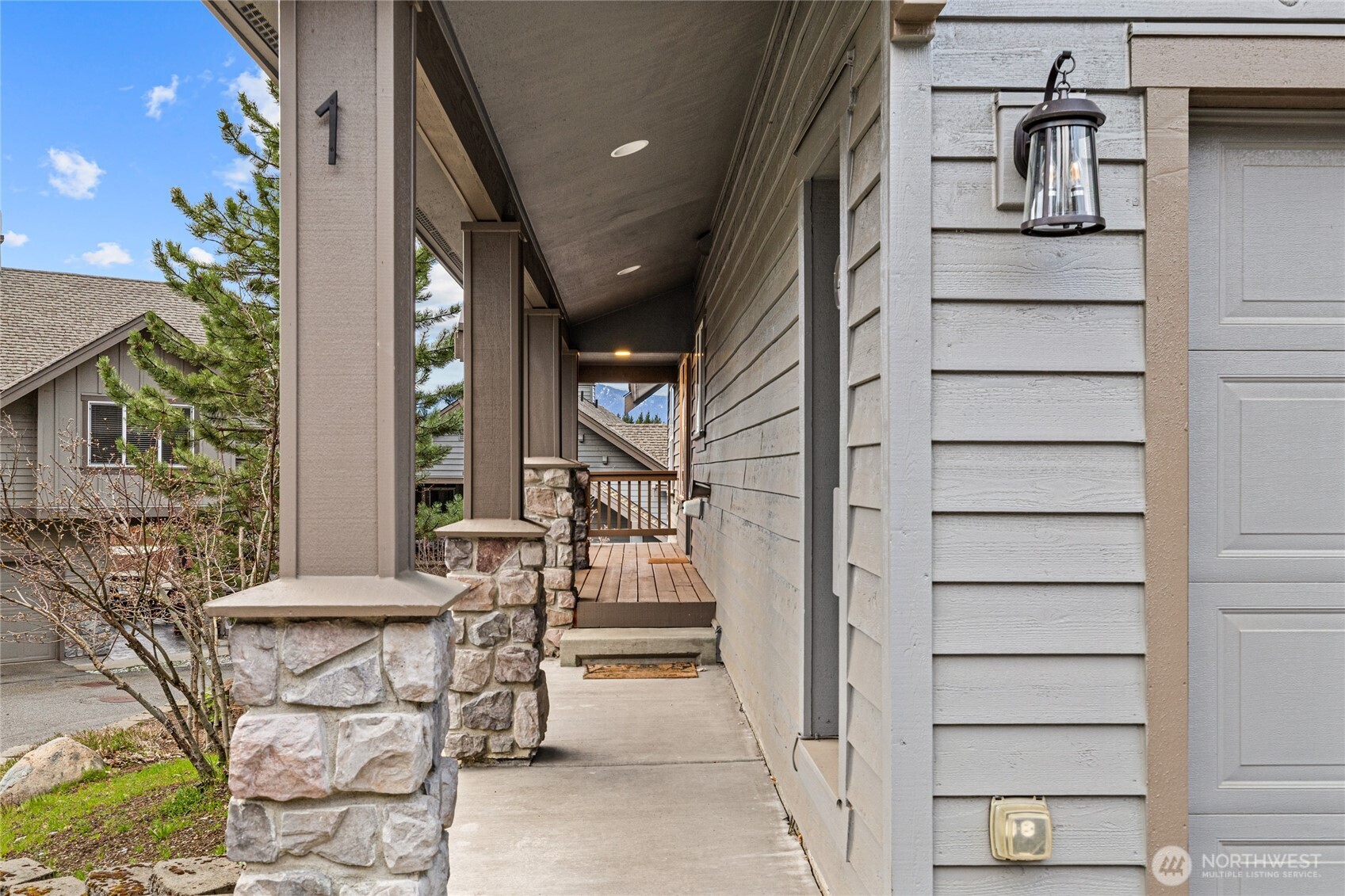 231 Clearwater Loop Ronald WA 98940