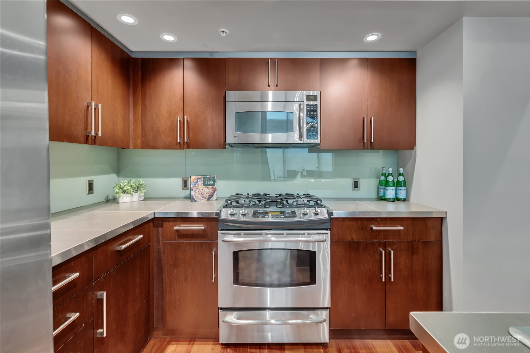 900 Lenora Street Seattle WA 98121