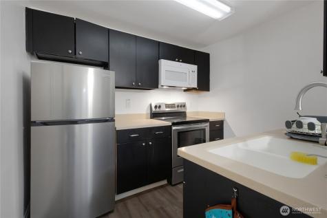 11002 SE Petrovitsky Road Renton WA 98055
