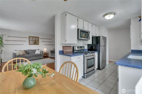 131 S 324th Place Federal Way WA 98003