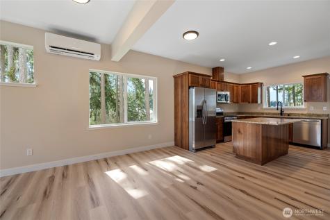 945 NW Heller Street Oak Harbor WA 98277