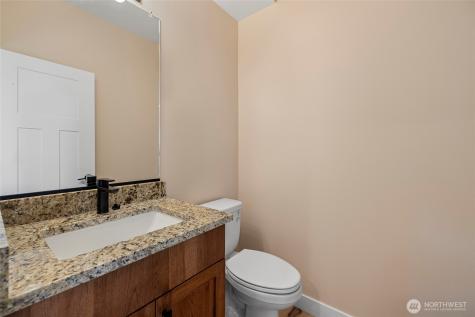 945 NW Heller Street Oak Harbor WA 98277