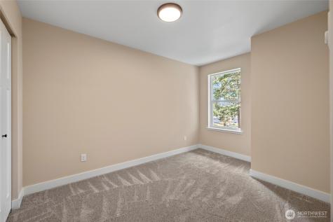 945 NW Heller Street Oak Harbor WA 98277