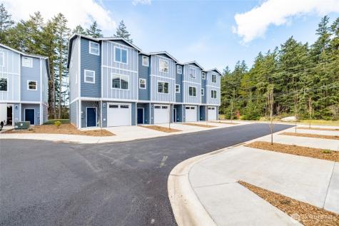 945 NW Heller Street Oak Harbor WA 98277