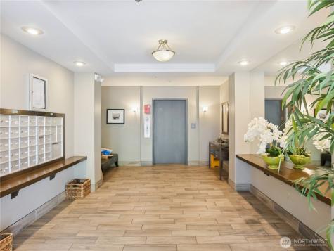 420 Valley Street Seattle WA 98109