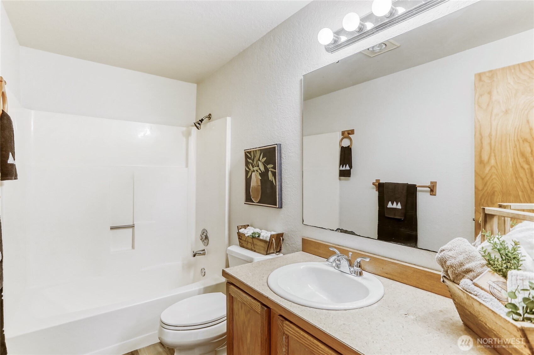 9115 1st Place NE Lake Stevens WA 98258