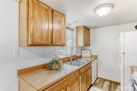 9115 1st Place NE Lake Stevens WA 98258