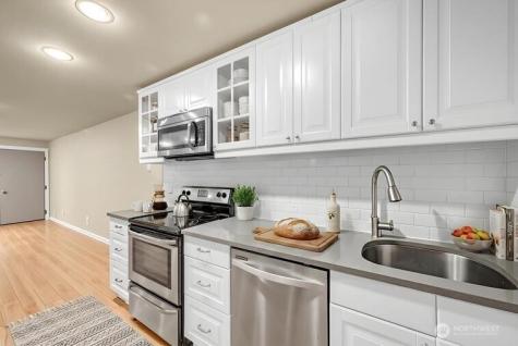 2939 76th Avenue SE Mercer Island WA 98040