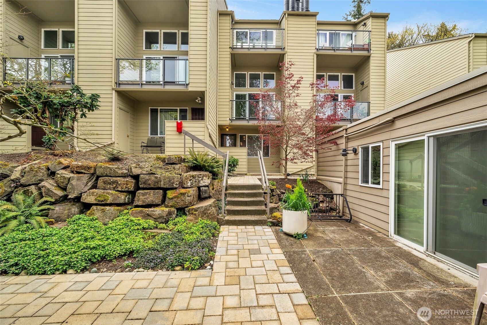 2939 76th Avenue SE Mercer Island WA 98040