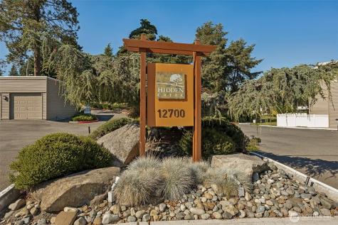 831 126th Place NE Bellevue WA 98005