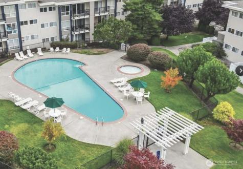 831 126th Place NE Bellevue WA 98005