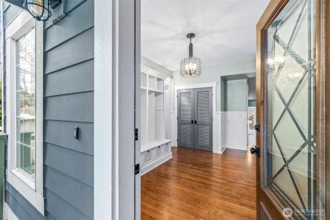 9510 9th Avenue NW Seattle WA 98117