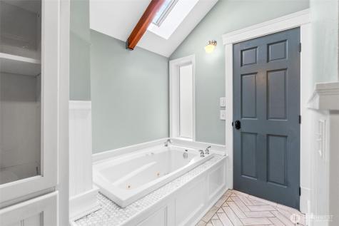9510 9th Avenue NW Seattle WA 98117