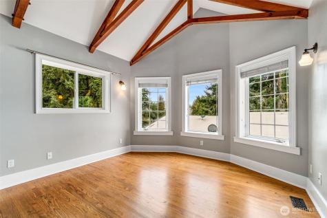 9510 9th Avenue NW Seattle WA 98117