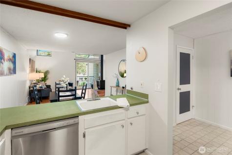 6439 139th Avenue NE Redmond WA 98052