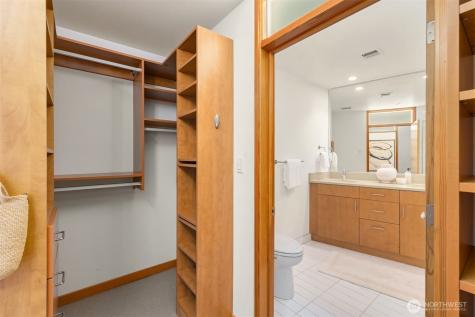 221 Wyatt Way NW Bainbridge Island WA 98110