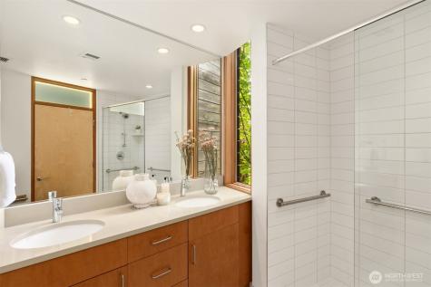 221 Wyatt Way NW Bainbridge Island WA 98110
