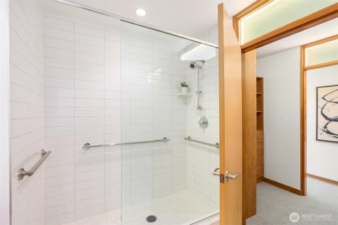 221 Wyatt Way NW Bainbridge Island WA 98110