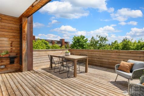 221 Wyatt Way NW Bainbridge Island WA 98110