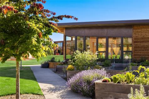 221 Wyatt Way NW Bainbridge Island WA 98110