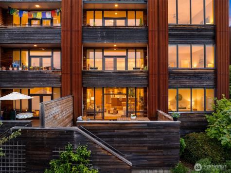 221 Wyatt Way NW Bainbridge Island WA 98110
