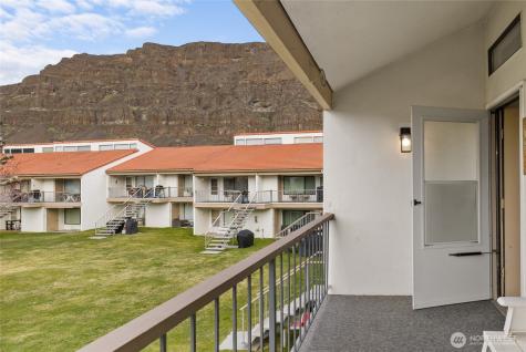 8903 Crescent Bar Road NW Quincy WA 98848