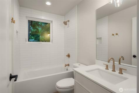 10602 NE 137th Place Kirkland WA 98034