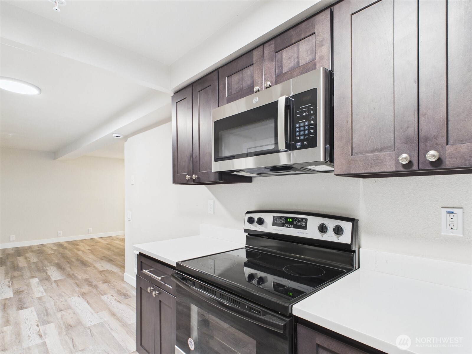 29645 18th Avenue S Federal Way WA 98003
