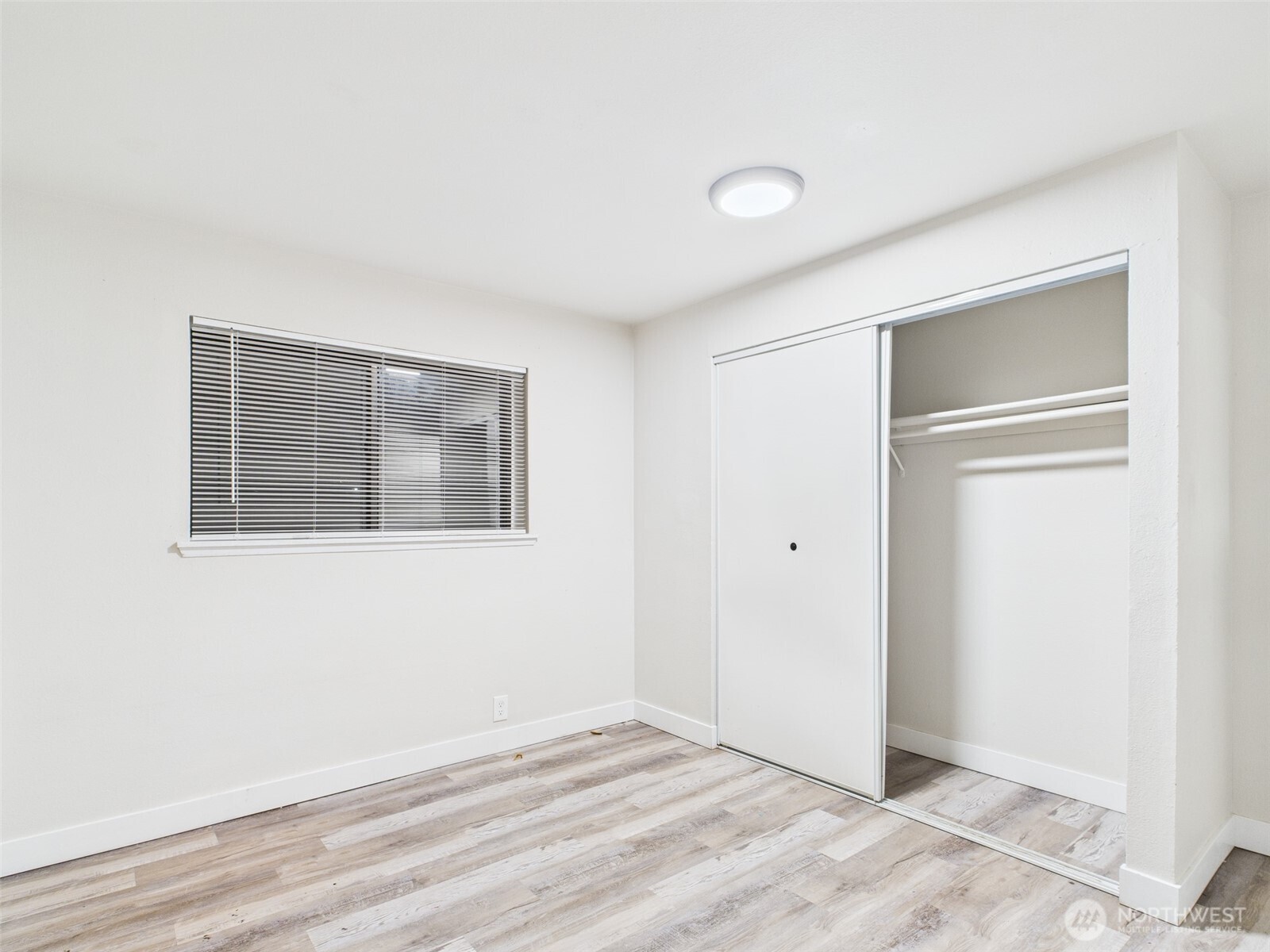 29645 18th Avenue S Federal Way WA 98003