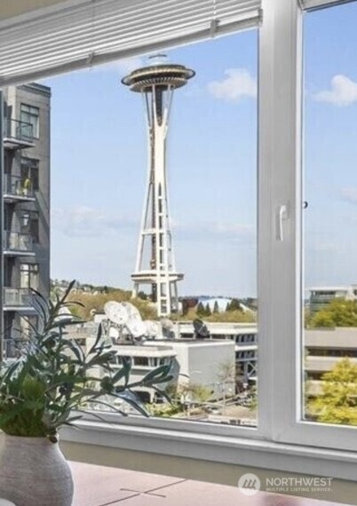 76 Cedar Street Seattle WA 98121