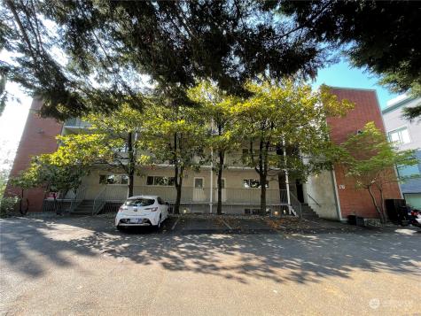 2703 Boylston Seattle WA 98102