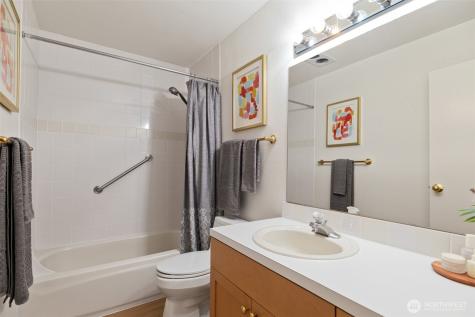 10419 NE 32nd Place Bellevue WA 98004