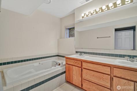 126 Cormorant Drive Steilacoom WA 98388