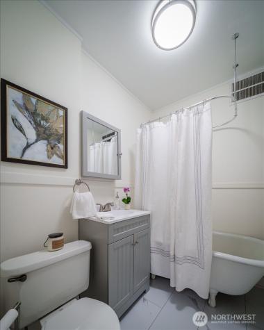 1310 Queen Anne Avenue N Seattle WA 98109