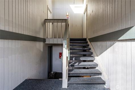 419 S 325th Place Federal Way WA 98003