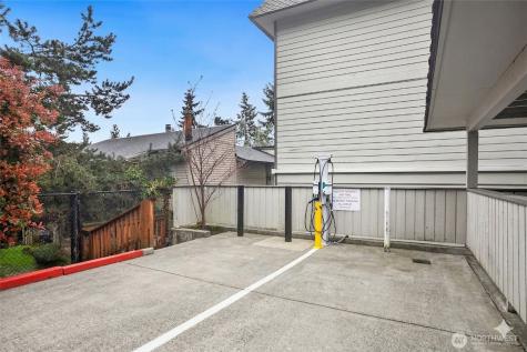 2930 76th Avenue SE Mercer Island WA 98040